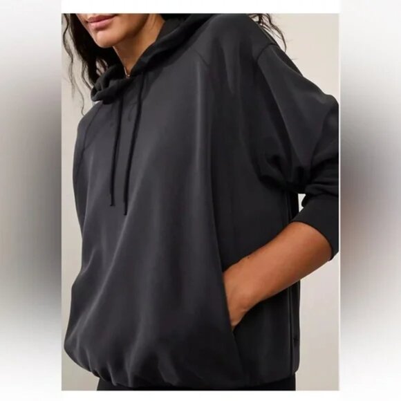 NWT Athleta Seasoft Bubble Hem Hoodie Sweatshirt in Black - Picture 4 of 10